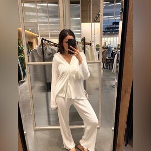 TWO PIECE WHITE AMAZON SET